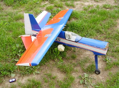 Trup je po nesreči obstal na kolesih